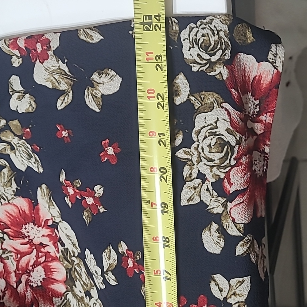 Banabee floral top with exposed shoulders and tie sleeves - Picture 5 of 5